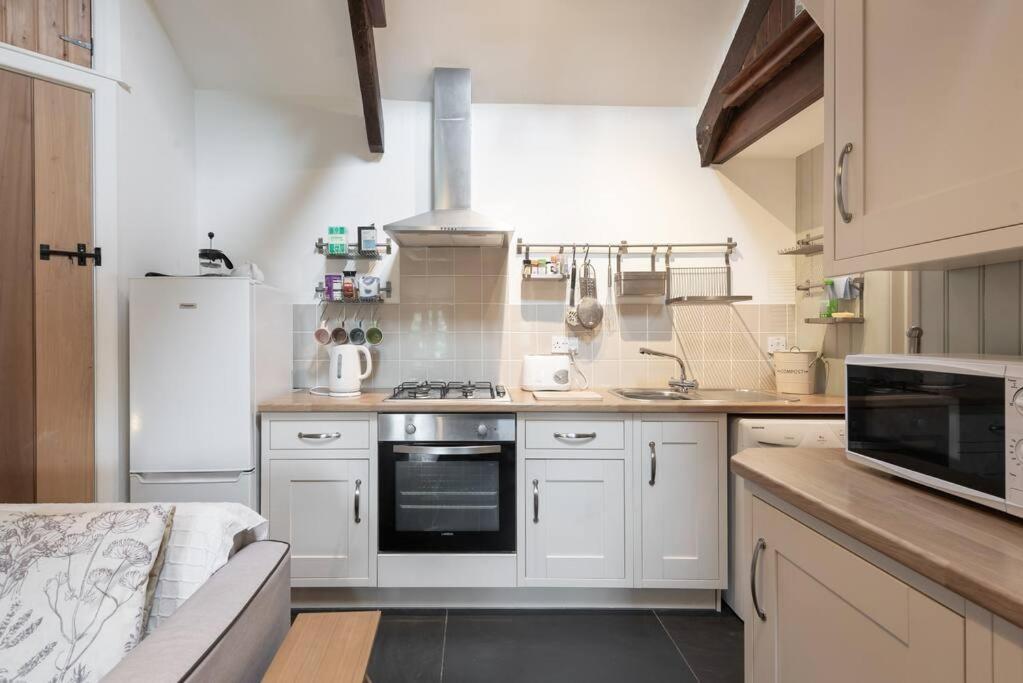 Traditional Stone Cottage With Sea Views In Snowdonia National Park Brynkir Exteriör bild