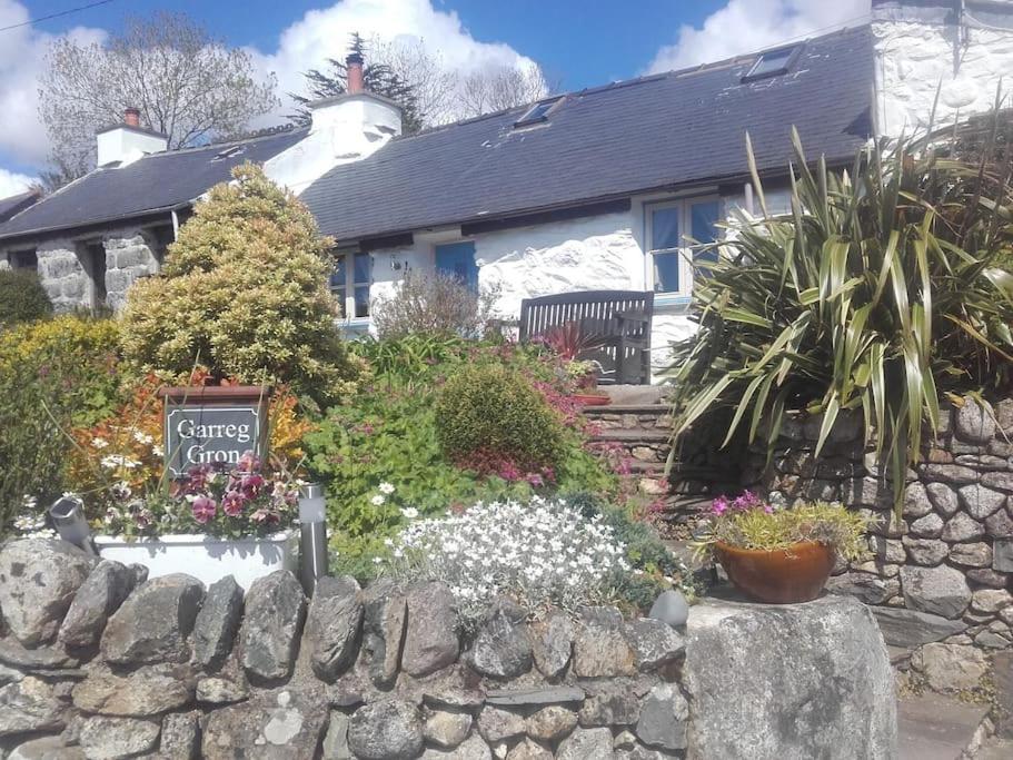 Traditional Stone Cottage With Sea Views In Snowdonia National Park Brynkir Exteriör bild