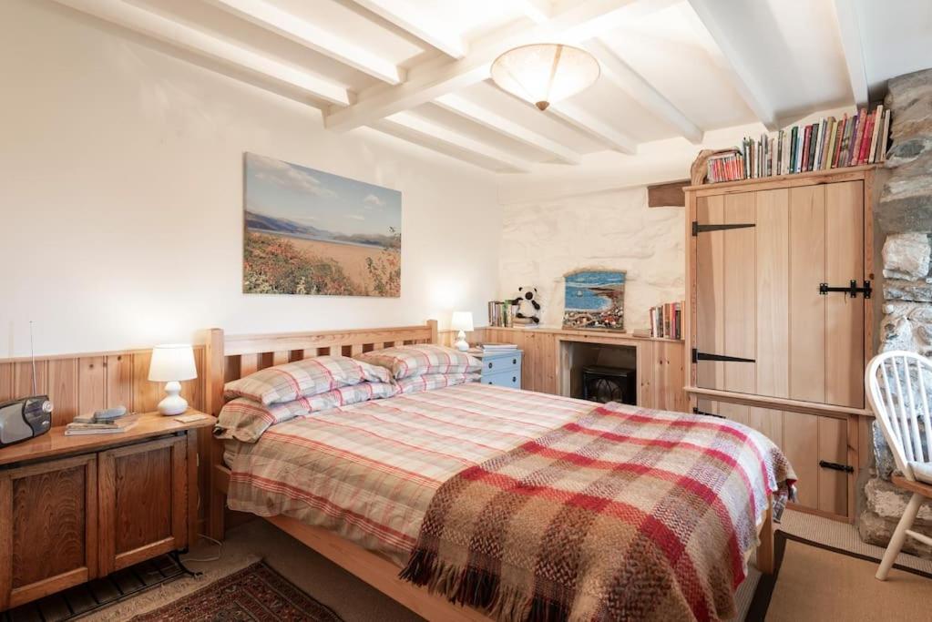 Traditional Stone Cottage With Sea Views In Snowdonia National Park Brynkir Exteriör bild